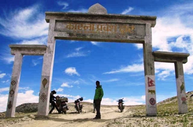 चीनबाट फर्काइए ११ नेपाली