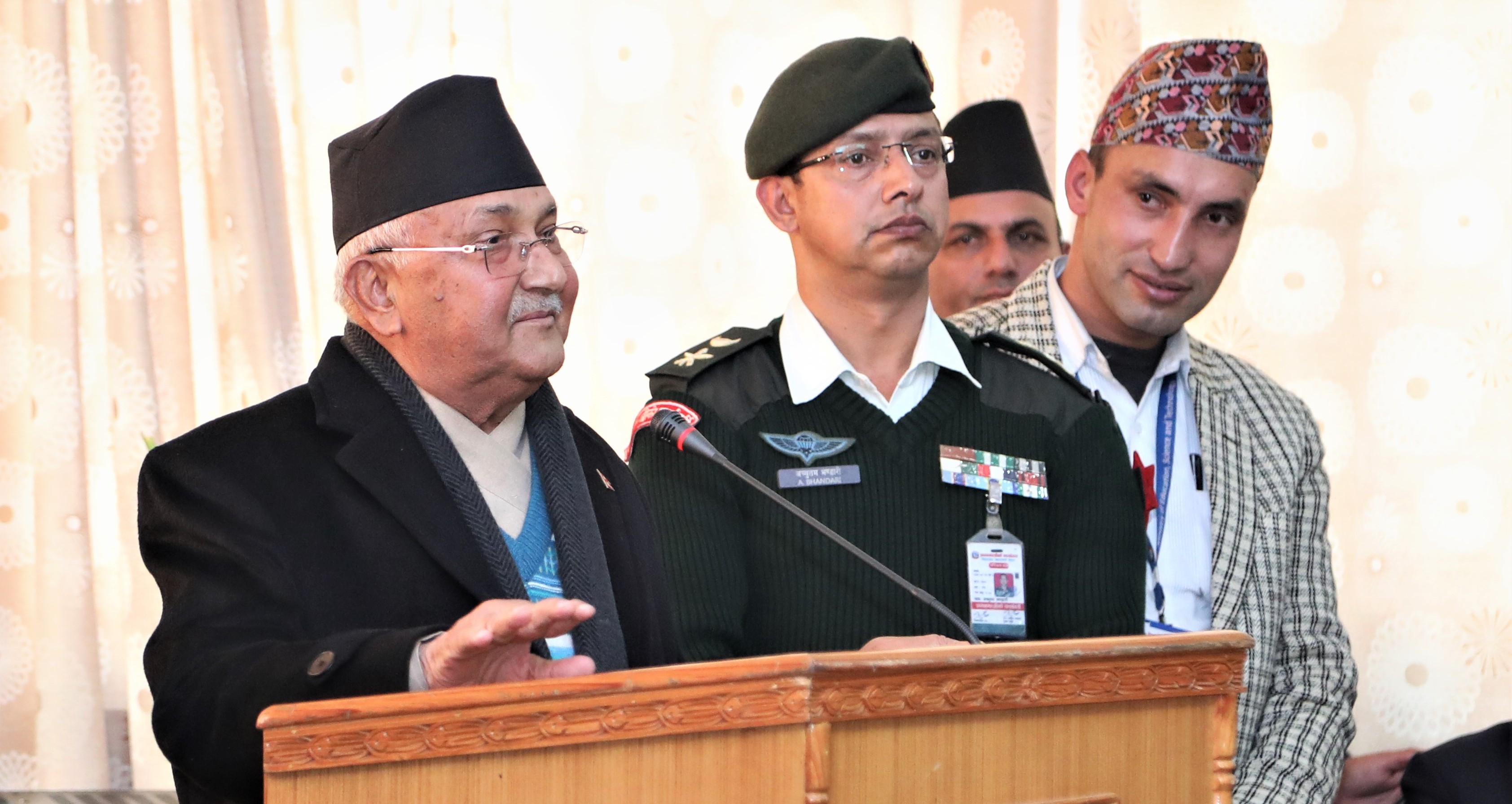 निजी विद्यालयलाई पुल्पुल्याएर राख्ने पक्षमा छैन : प्रम ओली
