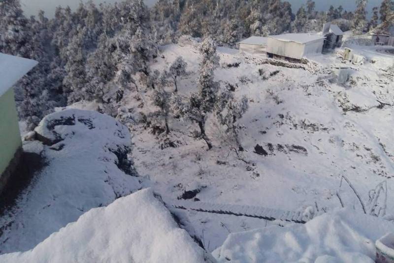 पहाडी र हिमाली भागमा हिउँ पर्ने, काठमाडौंमा पानी पर्यो