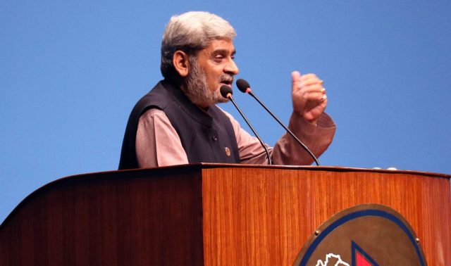 सांसद त्रिपाठी मन्त्री अधिकारीको पक्षमा, प्रतिवेदन ‘डस्टबिन’ मा फाल्ने !