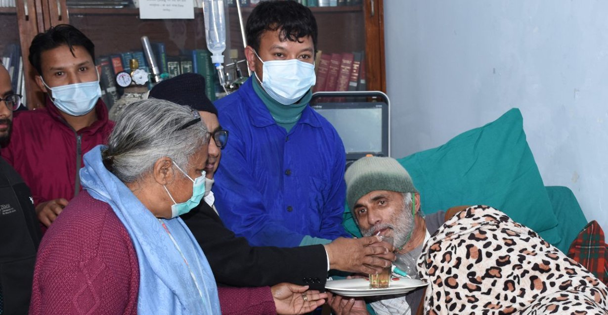 डा. गोविन्द केसीले २४ औं दिनमा १६औं अनसन तोडे