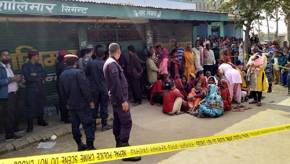 घरभित्र बसेका दम्पत्तीको जलेको कंकाल भेटियो
