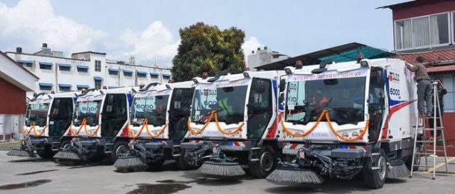 काठमाडौँको धुलो बढाल्न ५ वटा ब्रुमर, हिजो गरियो उद्घाटन