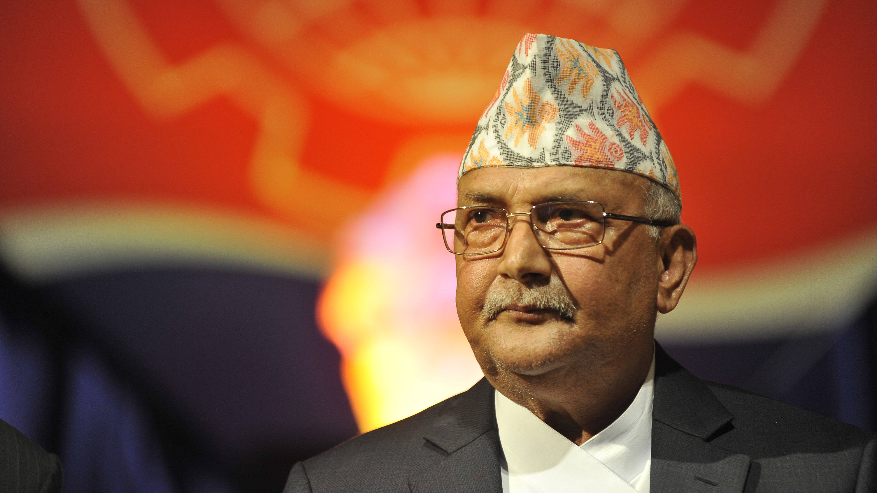 महत्वपुर्ण निकाय आफैसँग राख्दा पनि किन झन कमजोर बने प्रम ओली ?