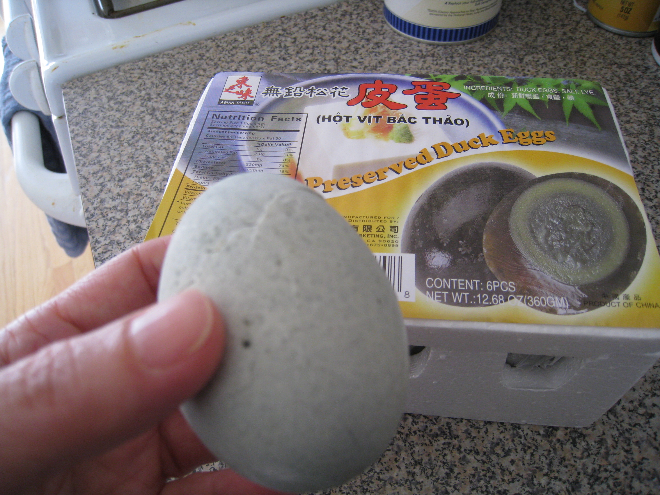 चीनमा भेटियो २ हजार ५ सय वर्ष पुरानो सग्लो अन्डा