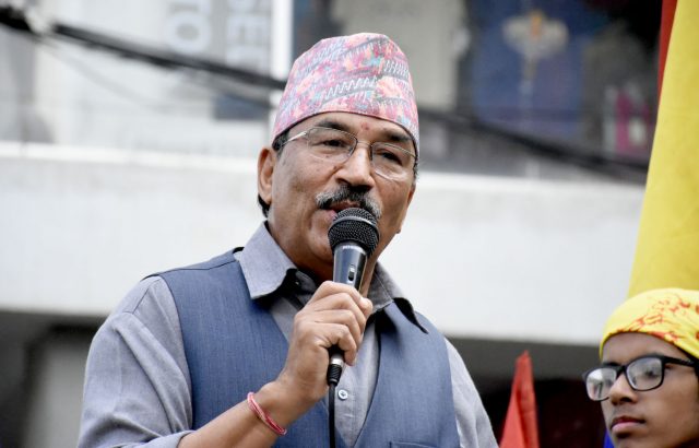 ओलीविरुद्ध किन खनिए कमल थापा ?