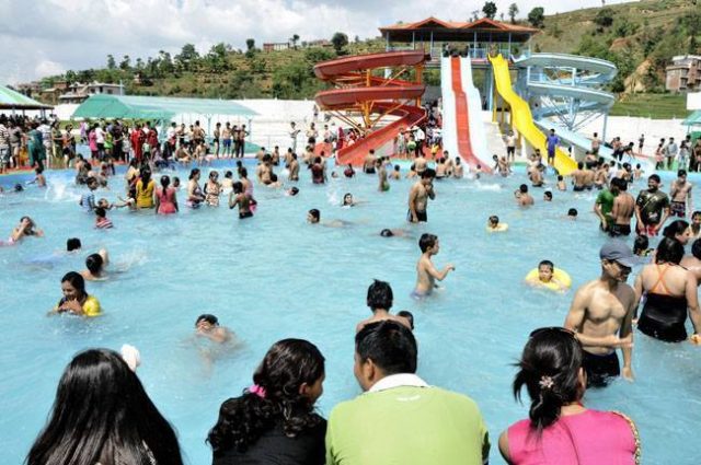 लगानीकर्ताको विवादले फन भ्याली बन्द