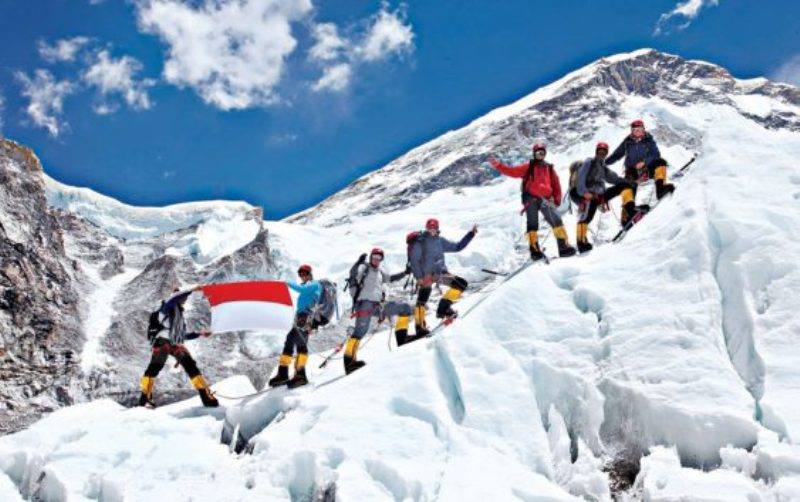 सगरमाथा आरोहणको ढोका खुल्दैः ल्होत्से आरोहण शुरु