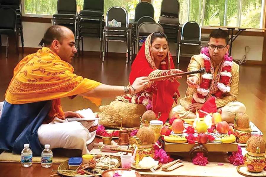 ‘चपली हाइट’ की बोल्ड नायिका बिनिता बराल विवाह बन्धनमा