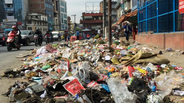 फोहर सङ्कलन गर्ने निजी संस्था दर्ता गर्दै महानगर