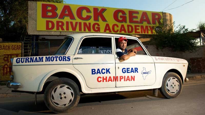 ब्याक गियरमा मात्रै गाडी चलाउने एकमात्र चालक