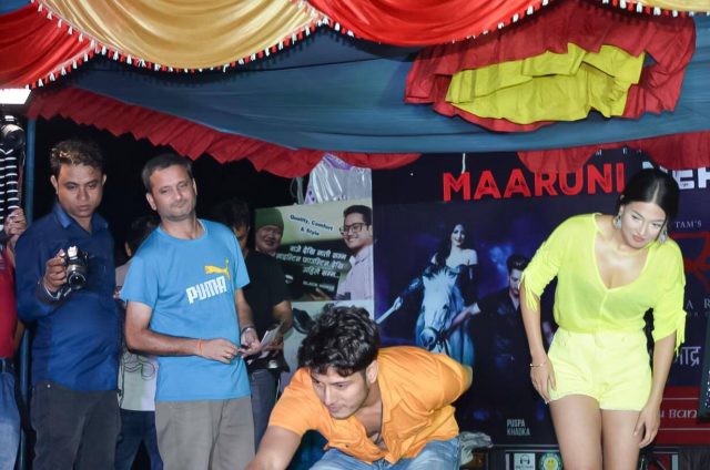 चलचित्र ‘मारुनी’ को टीम नेपाल टूरमा