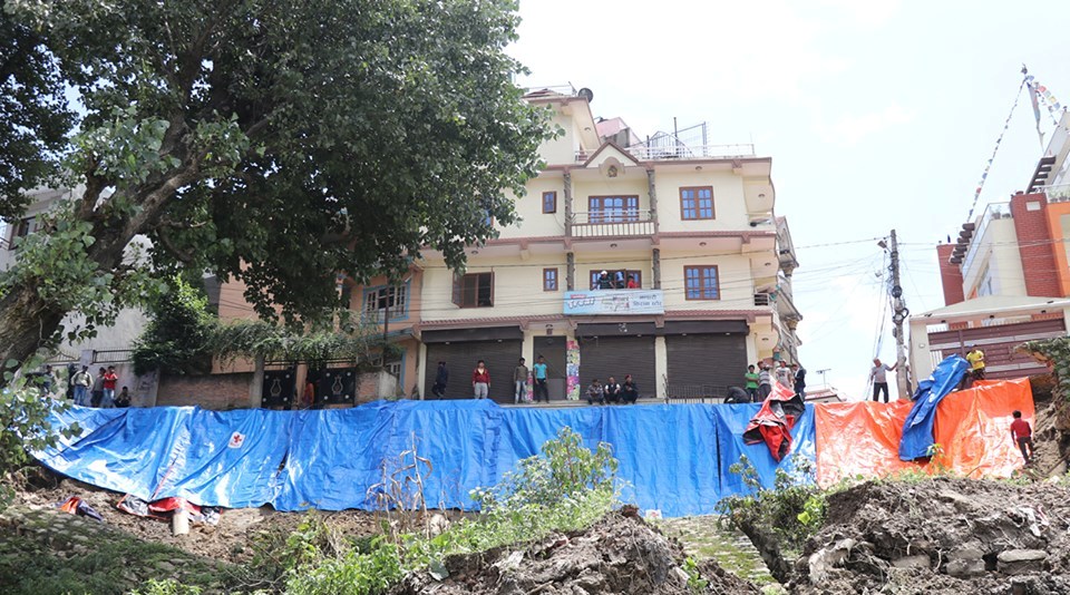 लोकन्थलीमा पुनःपहिरो, सडक भासियो, छ घर उच्च जोखिममा