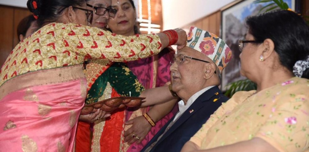 प्रम ओलीको तिहारको टीका