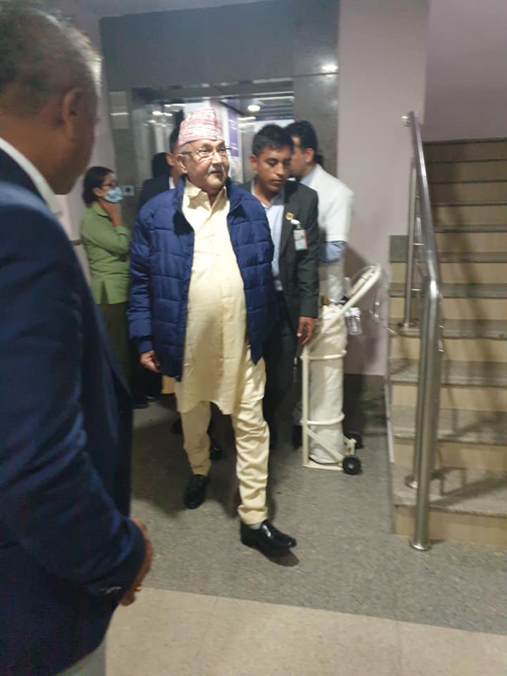 प्रधानमन्त्री आराममा, आज १० बजे सचिवालय बैठक बोलाए