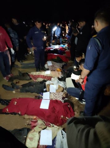 अर्घाखाँचीमा बस दुर्घटनामा १९ को मृत्यु