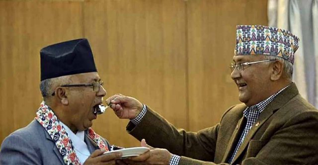 माधव नेपाललाई विश्वासमा लिँदै प्रधानमन्त्री ओली