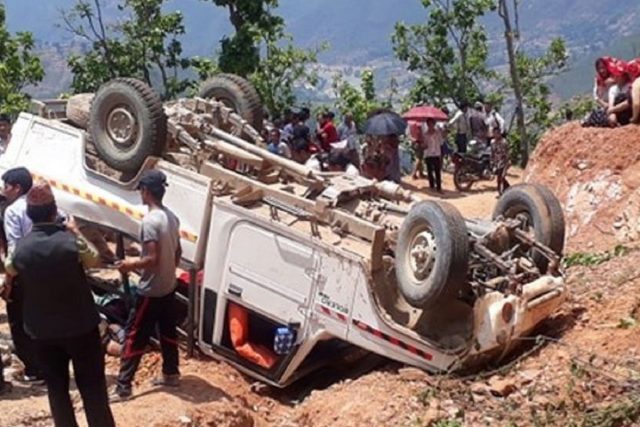 जीप पल्टिँदा एकको मृत्यु, नौ घाइते