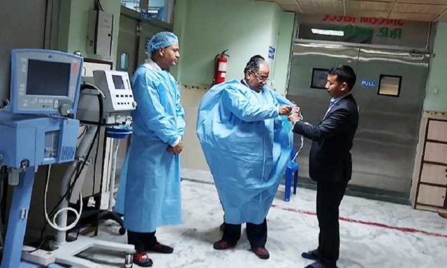 प्रचण्डले भेटे प्रधानमन्त्री ओलीलाई