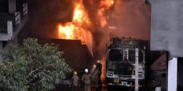 भारतको दिल्लीमा आगलागीमा परी नौ जनाको मृत्यु