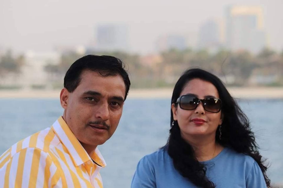 सिलिगुरीका चर्चित डाक्टर  र मनोविदले गाए ‘सलल पानी डुंगैमा’