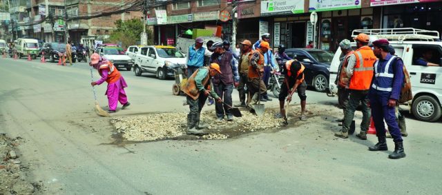 उपत्यकाको सडक यसै महिनाभित्र सुधार