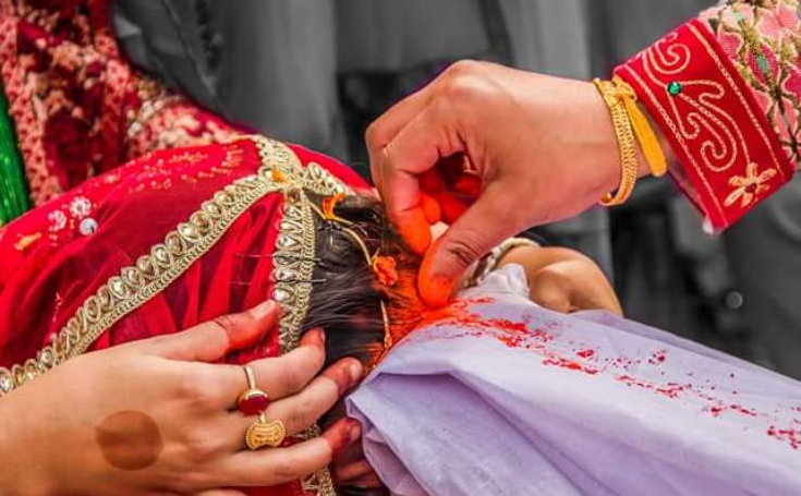 विवाह गर्नुभन्दा पहिला कपडा खोल्नुपर्ने परम्परा