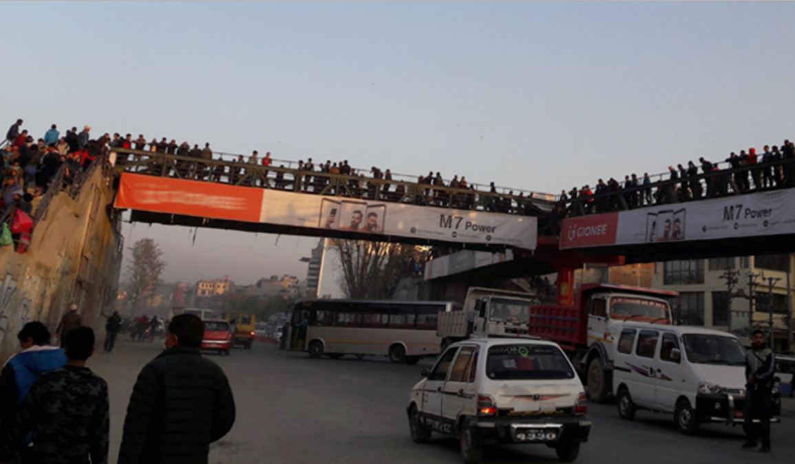नयाँ बसपार्कबाट ३२ महिला, ३७ पुरुष र ४ तेस्रोलिङ्गी पक्राउ