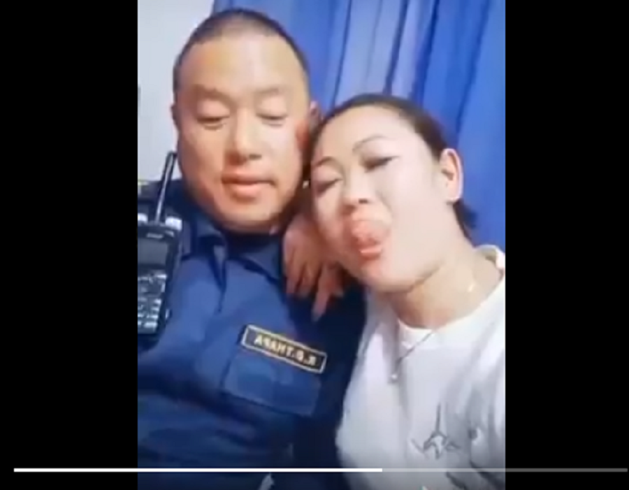 बर्दिमै टिकटक बनाउने प्रहरी माथि कारवाही (with Video)