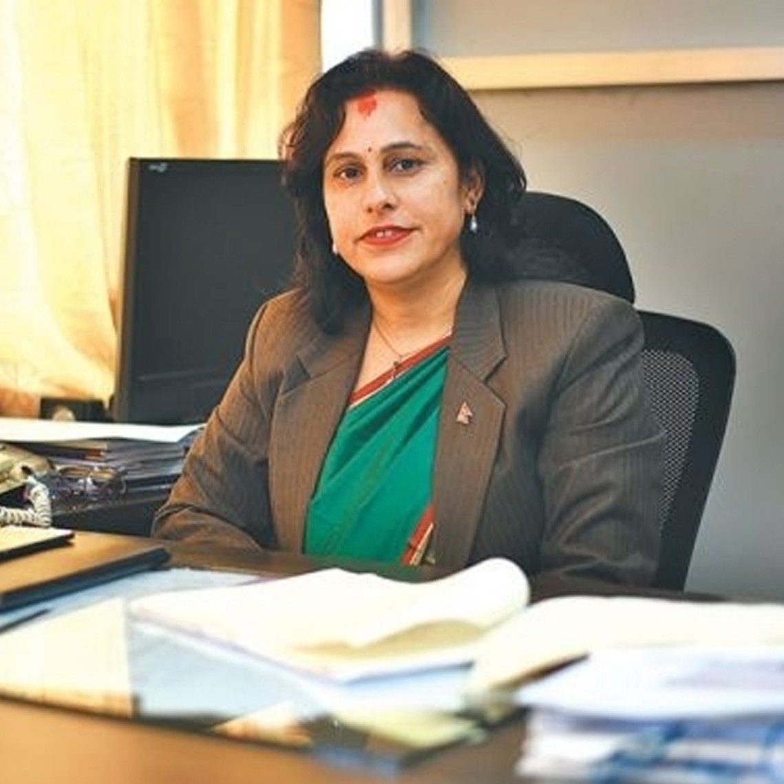 जो मन्त्री आएपनि यामकुमारीबाट धुरुक्कै