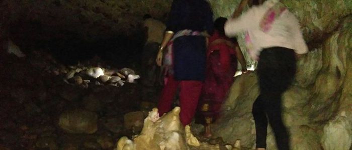 ओझेलमा अनौठो गुफा