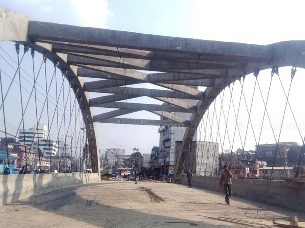 आर्क पुल अन्तिम चरणमा