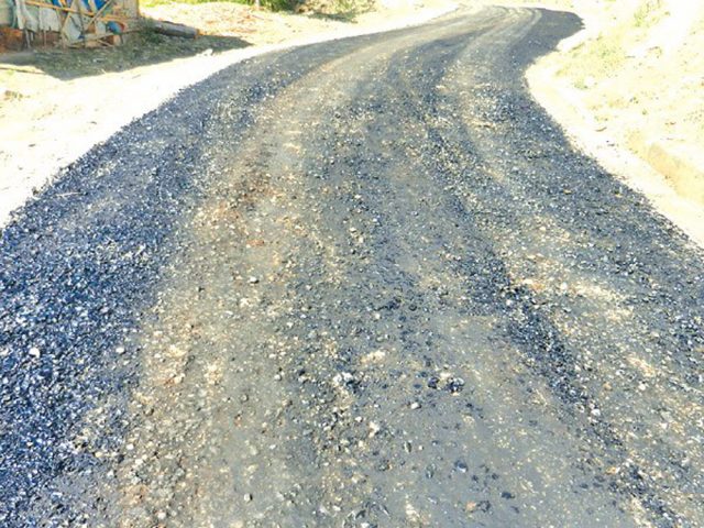 छ महिनामै कालोपत्र उत्रियो