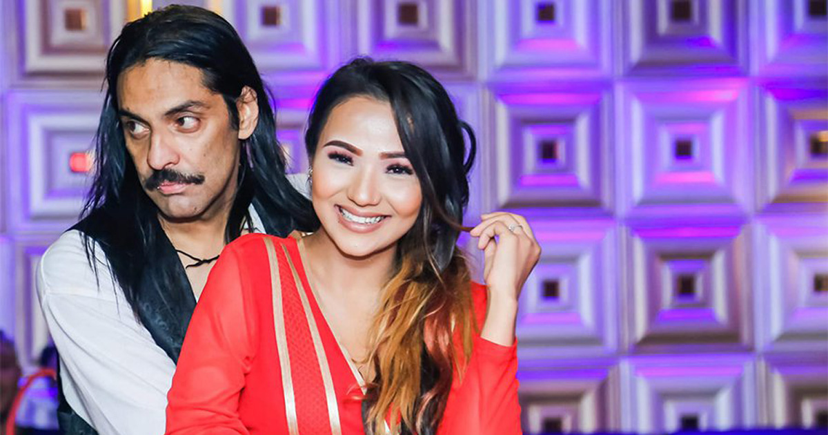 पारश–सोनिकाको किस, सोनिकालाई दिए महंगो उपहार