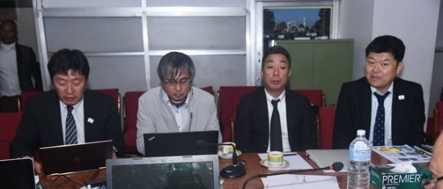 अव्यवस्थित सवारी पार्किङले समस्या