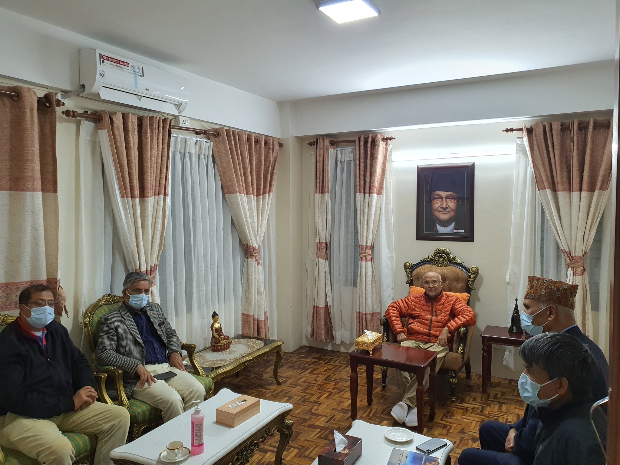 प्रधानमन्त्रीको तीन फिट नजिक जान मनाही