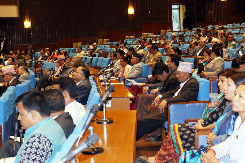 औषधिजन्य सामग्रीको कृत्रिम अभाव रोक्न सांसदको माग