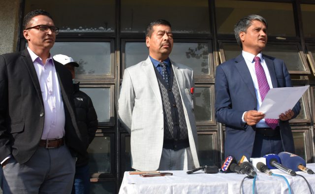 प्रधानमन्त्री ओलीलाई हिँडडुल गराउन थालियो, परीक्षणका सूचक सामान्य