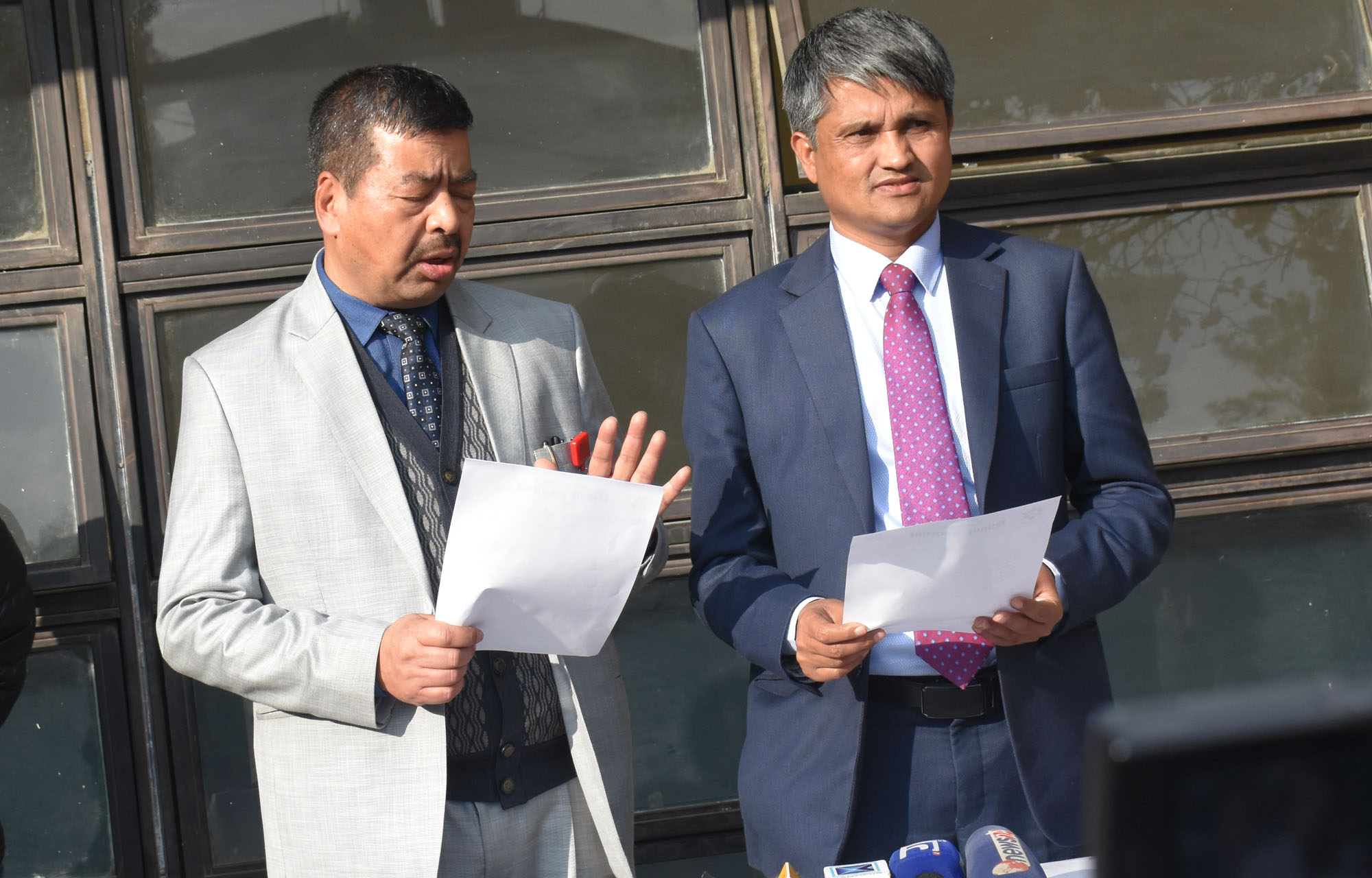 प्रधानमन्त्री आफैले दार्‍ही काट्नु भएको छ : सुर्य थापा