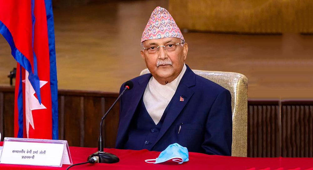 प्रधानमन्त्री ओली क्रुद्धः ३ जना नेताको पद धरापमा