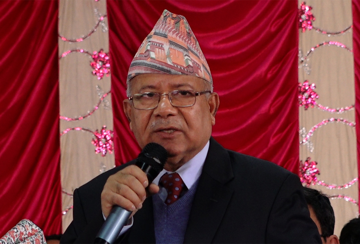 ‘म नै राज्य हो, मबिना संसार चल्दैन’ भन्ने भ्रममा नपर्न ओलीलाई माधव नेपालको चेतावनी