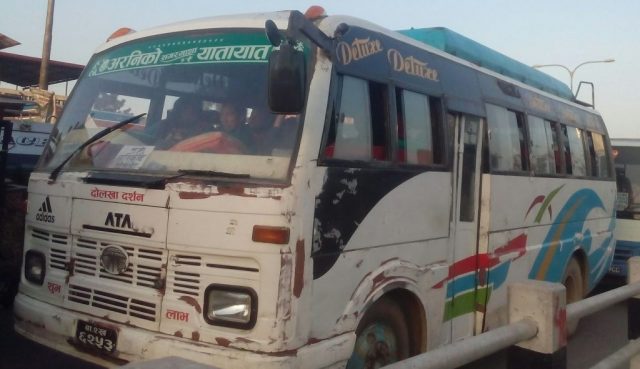 सार्वजनिक सवारीको भीडभाडले कोरोना जोखिम उच्च