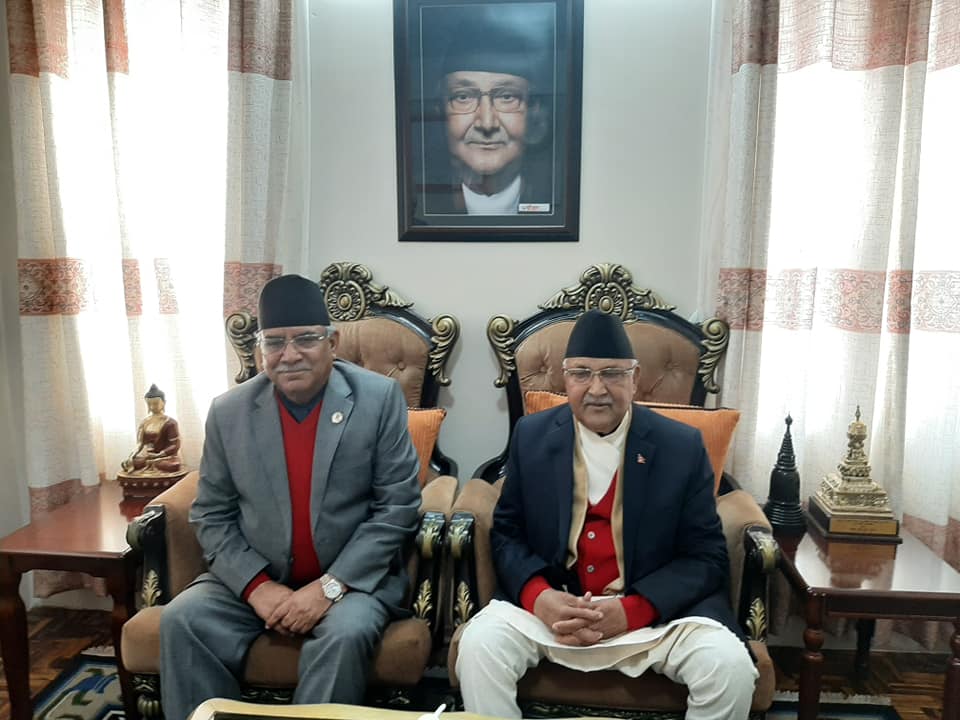 ओली-दाहालबीच निर्णायक वार्ता सुरु