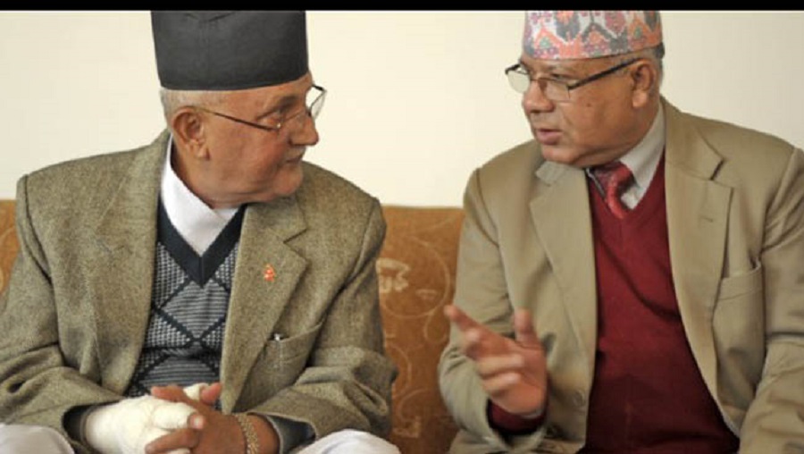 ओलीविरुद्ध आक्रामक बन्दै माधव नेपाल