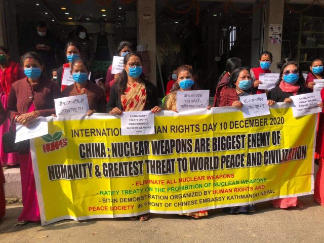 ‘आणविक अस्त्र नष्ट गर !’ भन्दै यी देशका राजदूतावास अगाडि विरोध प्रदर्शन