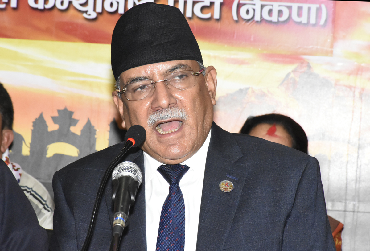 ओलीको ‘असंवैधानिक कदम’ विरुद्ध जुधेको नेता नै प्रधानमन्त्री बन्ने प्रचण्डको संकेत