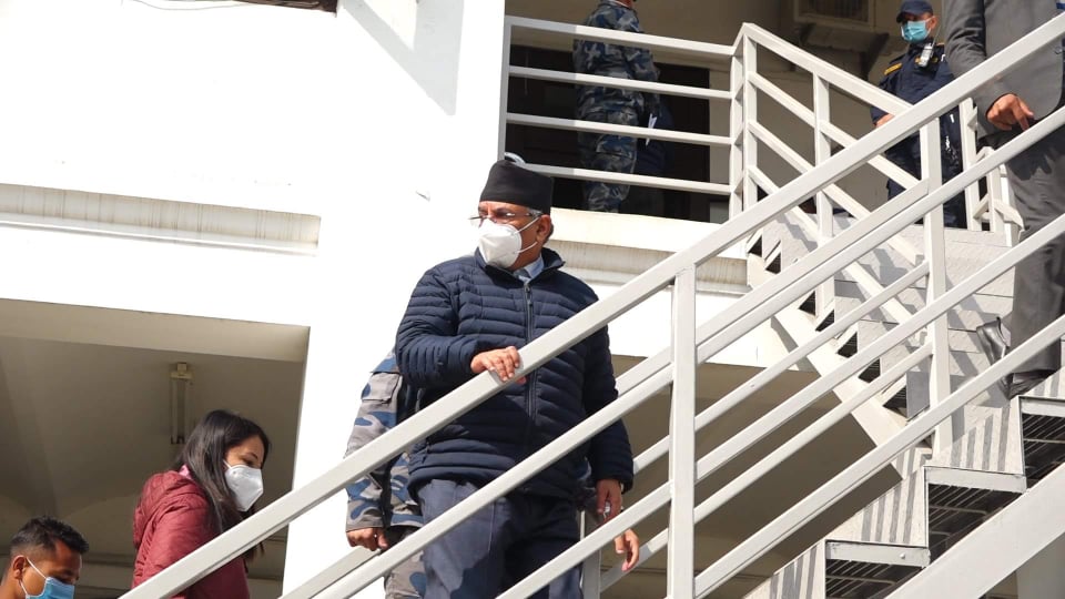 सांसदको हस्ताक्षर बोकेर दाहाल–नेपाल समूह निर्वाचन आयोग जाँदै, आउला त निर्णय ?