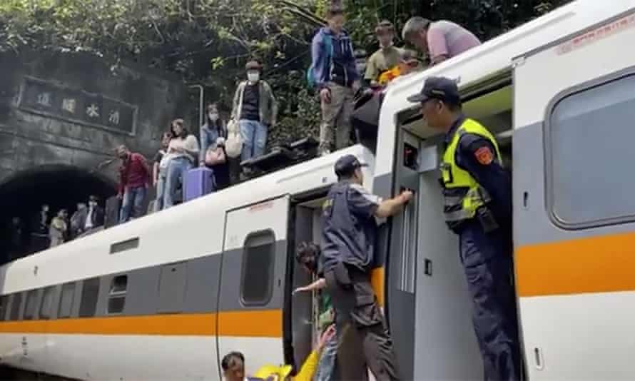 ताइवानमा रेल दुर्घटना, ३६ जनाको मृत्यु