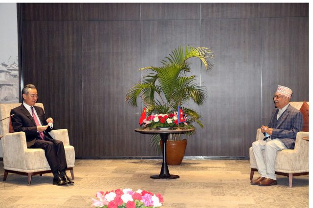 बीआरआईसँग सम्बन्धित आयोजना छिटो अघि बढाउन चिनियाँ विदेशमन्त्रीलाई ओलीको आग्रह