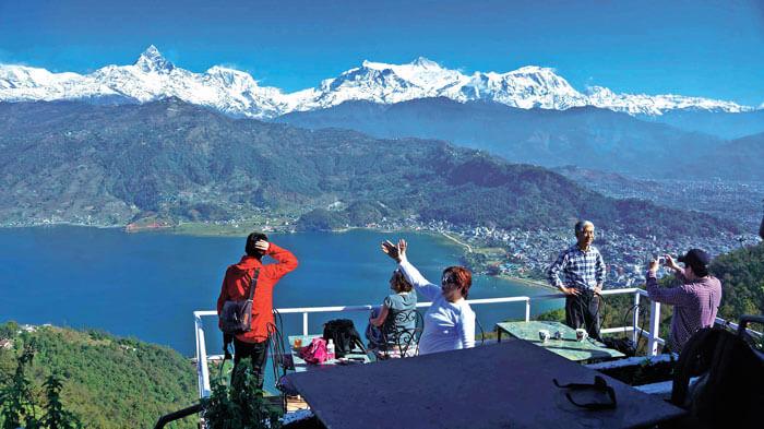 एघार महिनामा भित्रिए नौ लाखभन्दा बढी पर्यटक